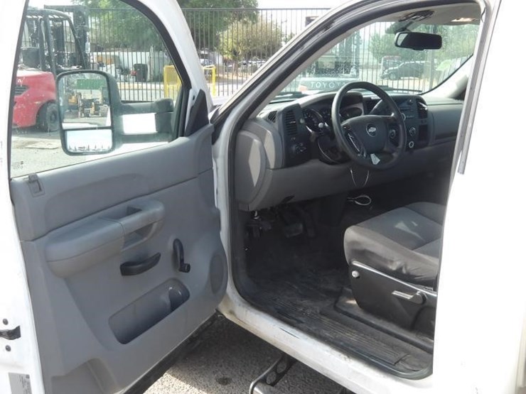 2009-chevrolet-silverado-2500-image-12