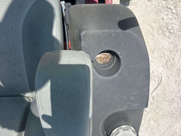 2013-toro-z-master-52in-zero-turn-commercial-mower-image-17