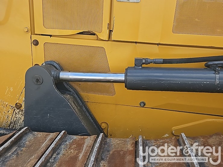2013-deere-750k-lgp-image-31