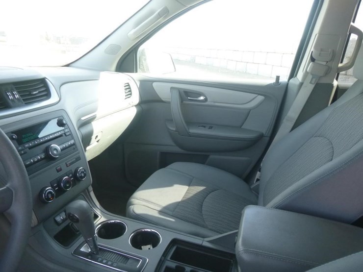 2016-chevrolet-traverse-image-11