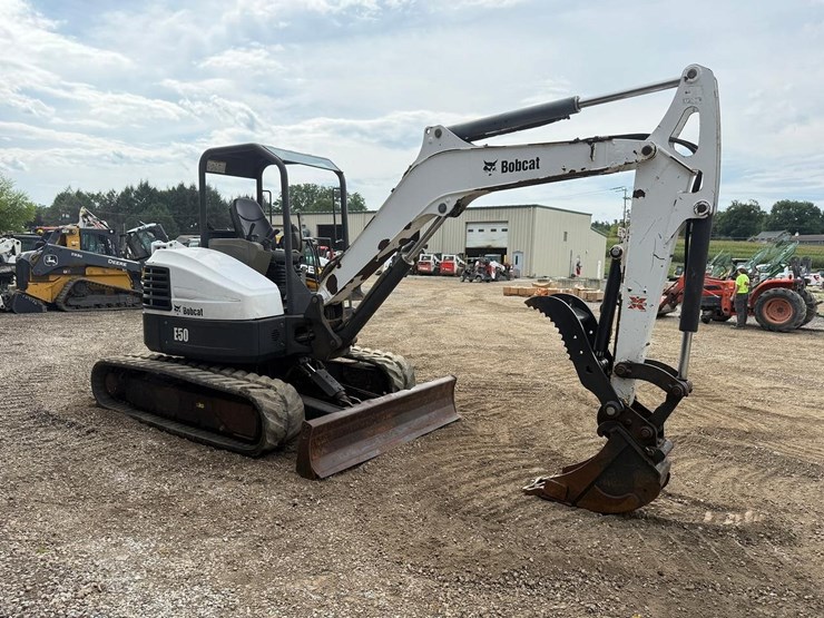2011-bobcat-e50-image-6