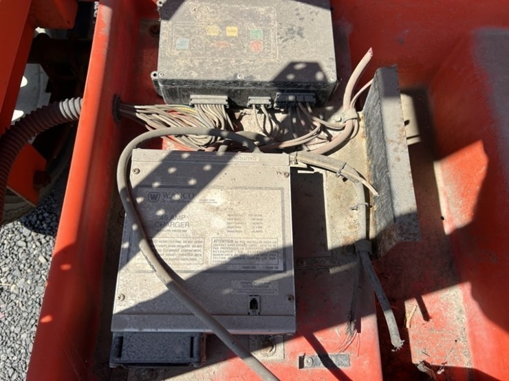 2000-trafcon-tc1-25s-towable-arrow-board-image-17