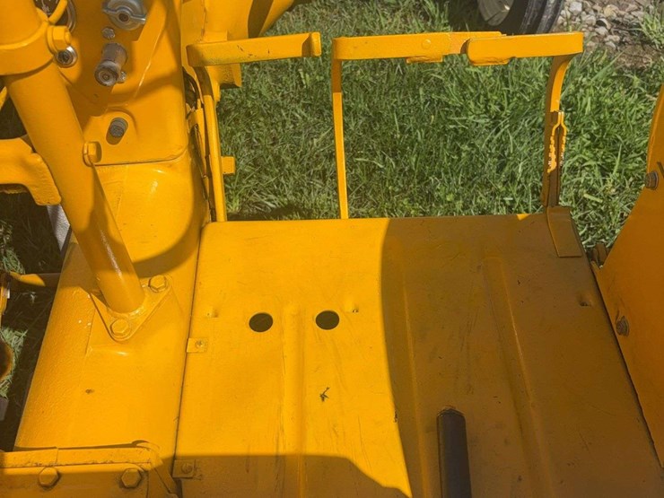 1965-international-cub-image-12