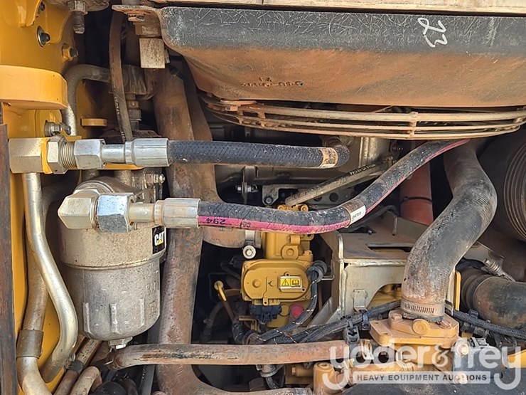 2020-caterpillar-272d-image-30