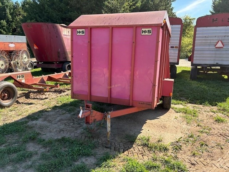 2000-h&s-livestock-trailer-image-2