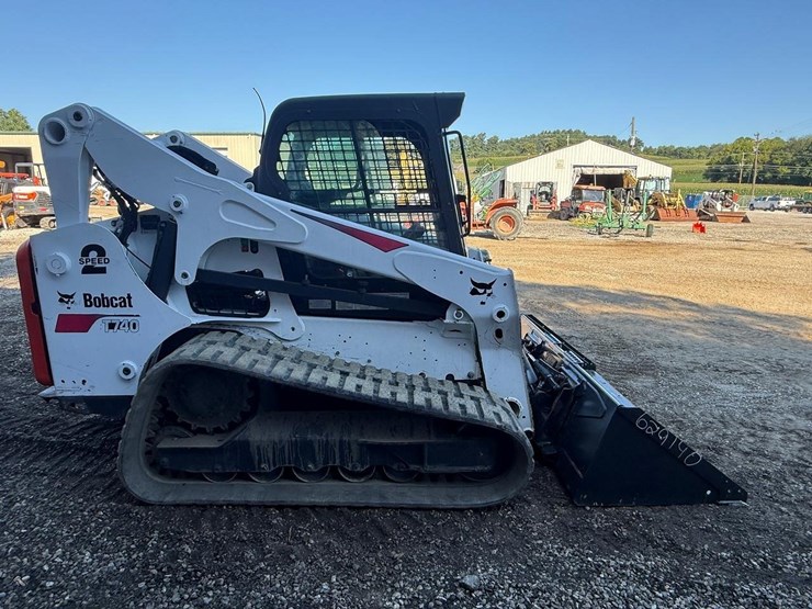 2020-bobcat-t740-image-5