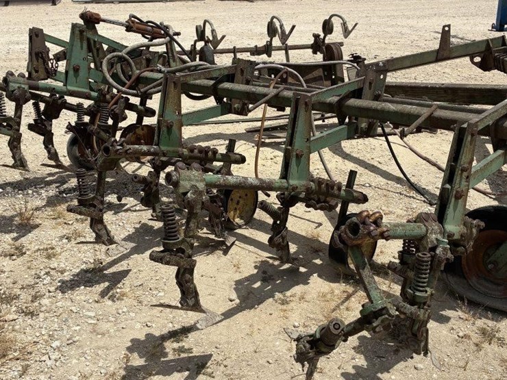 l2---jd-front-row-cultivator-ef00715-image-5