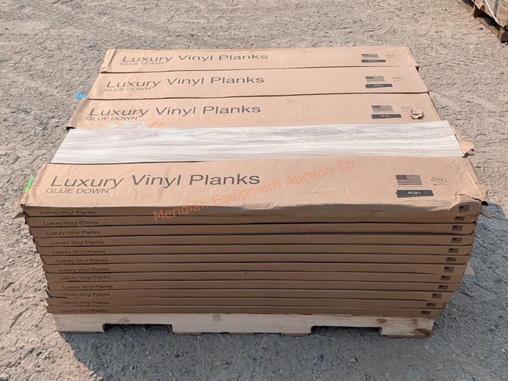 glue-down-luxury-vinyl-planks-image-2