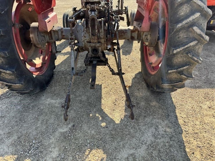 massey-ferguson-165-image-8