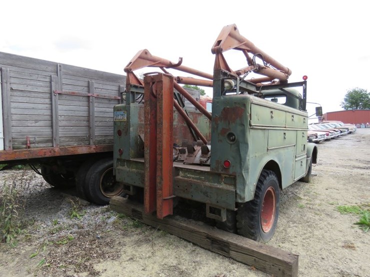 1953-international-r180-coe-truck-image-3