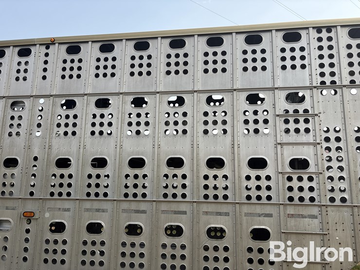 1994-merrit-48x102-t/a-livestock-trailer-image-18
