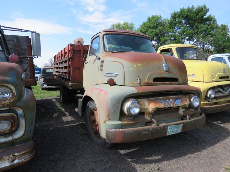 1954-ford-c600-image-1