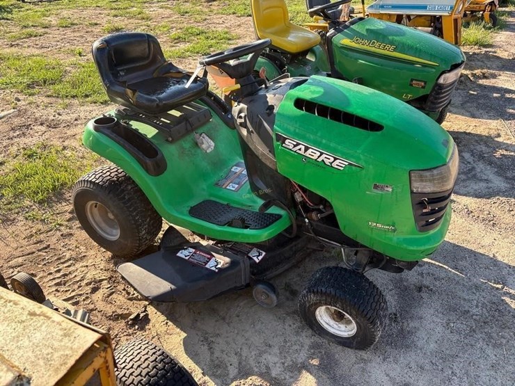john-deere-la-image-1