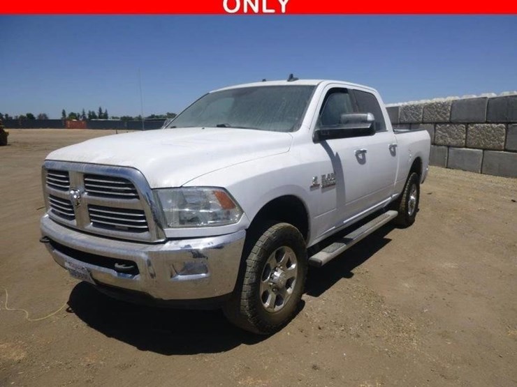 2017-dodge-3500-image-1