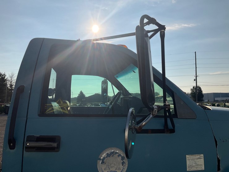 #1993-•-chevrolet-kodiak-single-axle-semi-tractor-image-53
