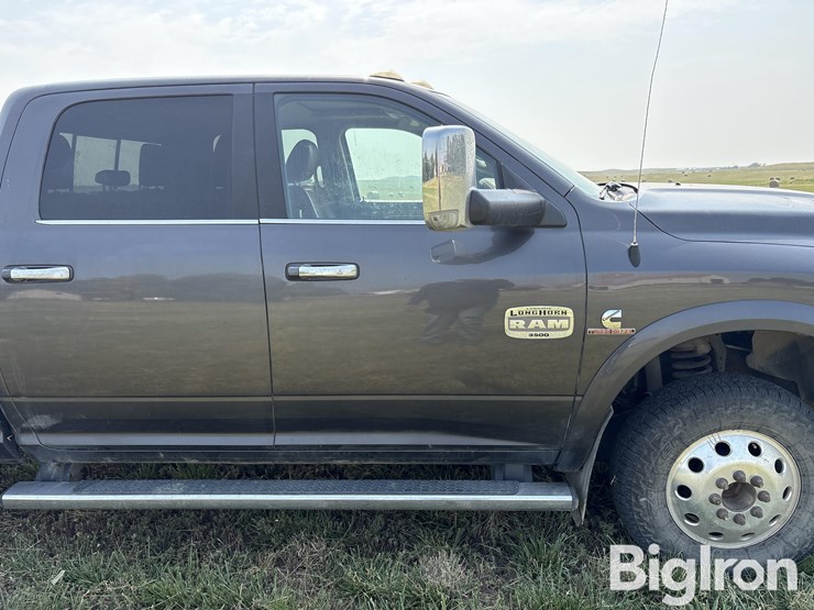 2017-dodge-3500-image-15