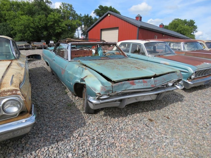 1965-chevrolet-impala-convertible-image-1