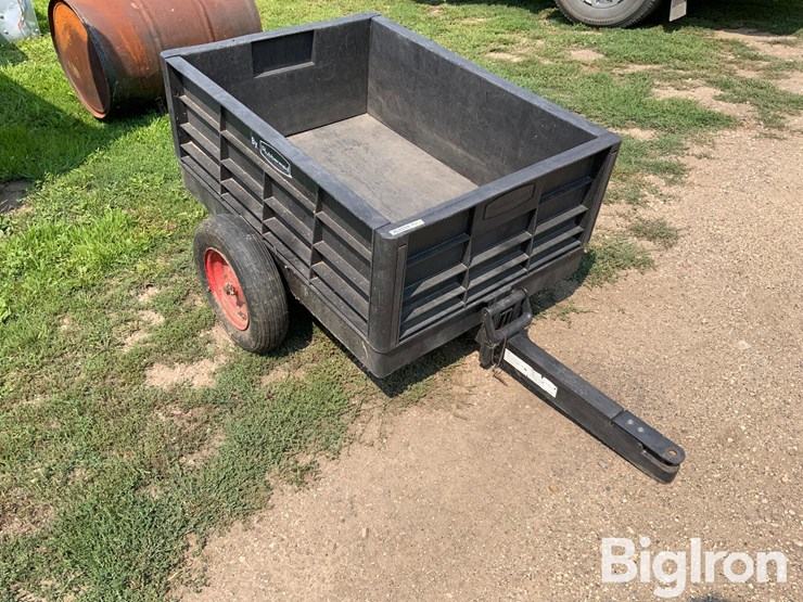 craftsman-rubbermaid-lawn-trailer-image-3