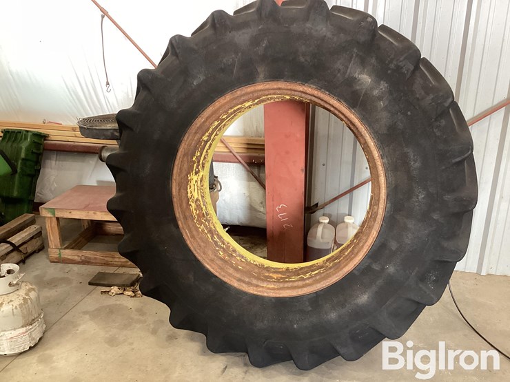 john-deere-520-image-10