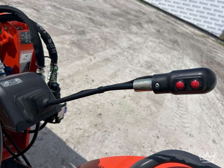 2024-kubota-l2502hst-image-38
