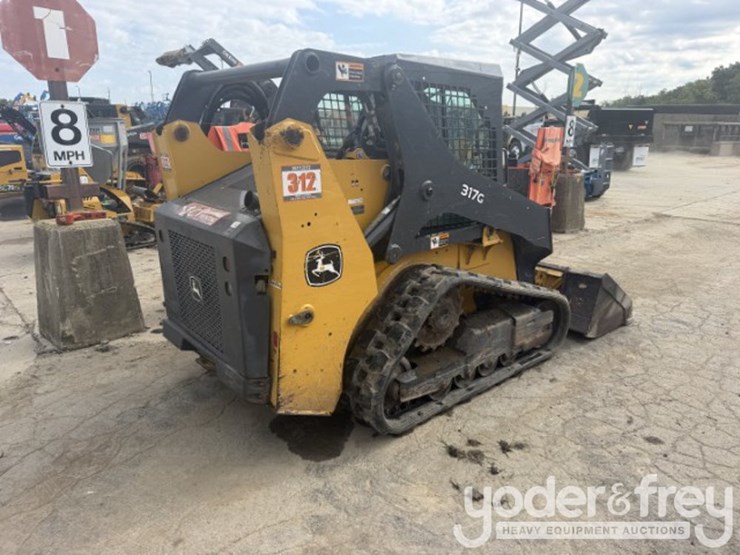 2019-deere-317g-image-3