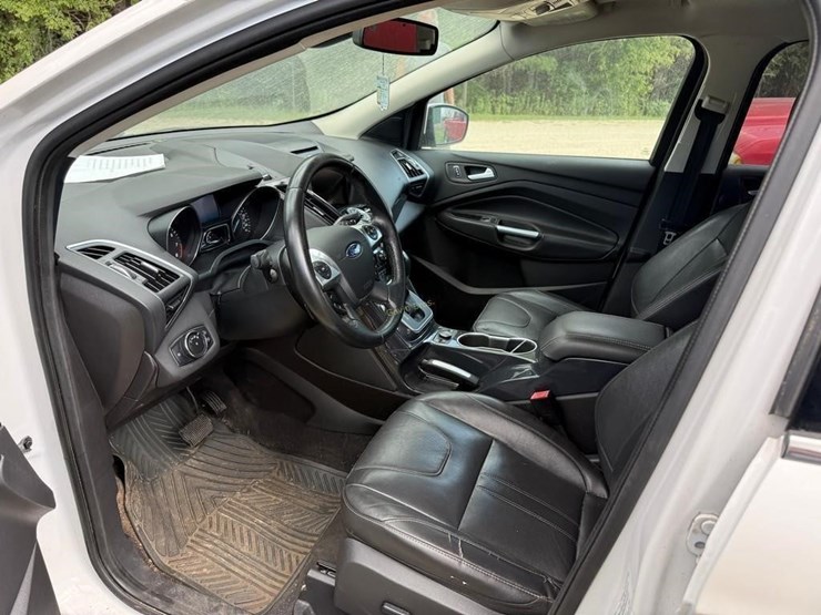 2013-ford-escape-titanium-image-5