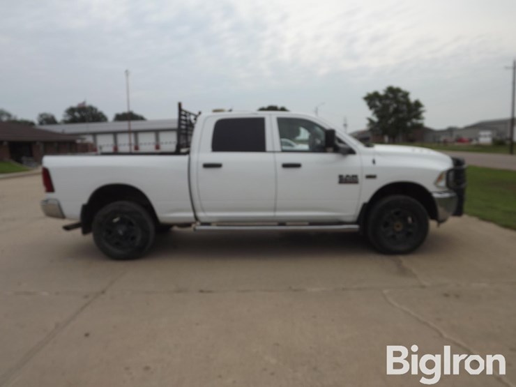 2016-ram-2500-st-image-4