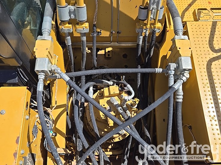 2019-caterpillar-336-image-49