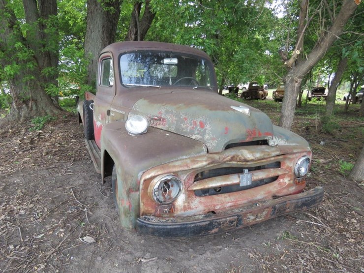 1953-international-r110-image-1