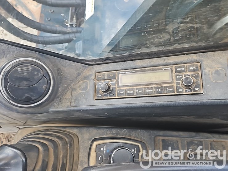 2017-hyundai-hx380l-image-33