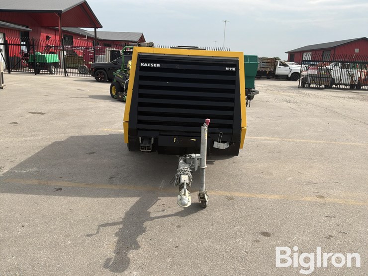 2022-massey-ferguson-730-image-2