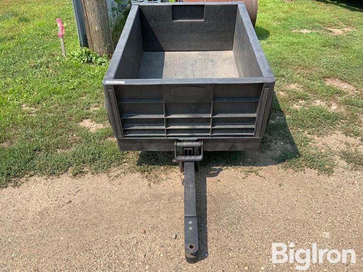 craftsman-rubbermaid-lawn-trailer-image-2