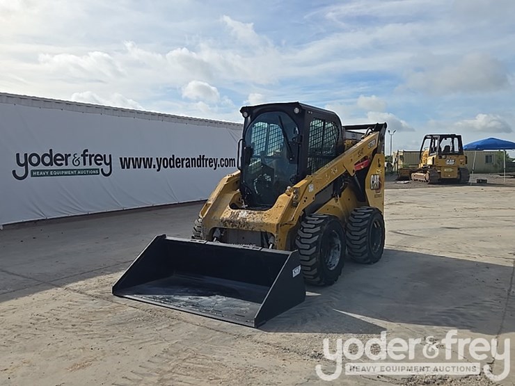 2020-caterpillar-272d-image-1