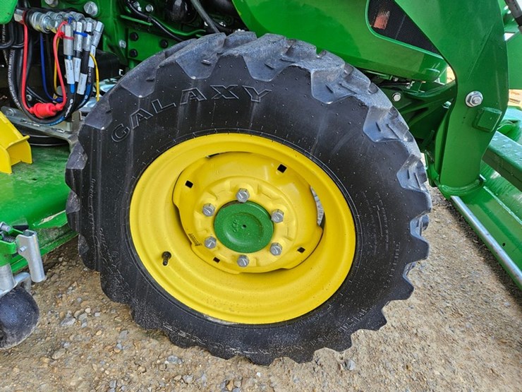 john-deere-3033r-image-30