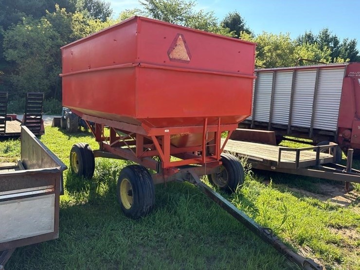 gravity-box-with-john-deere-gear-image-4