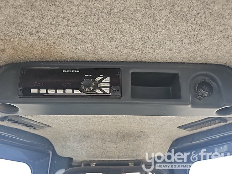 2013-deere-750k-lgp-image-17