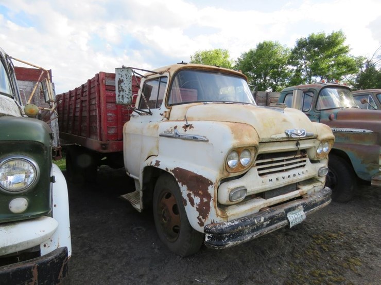 1958-chevrolet-50-image-1