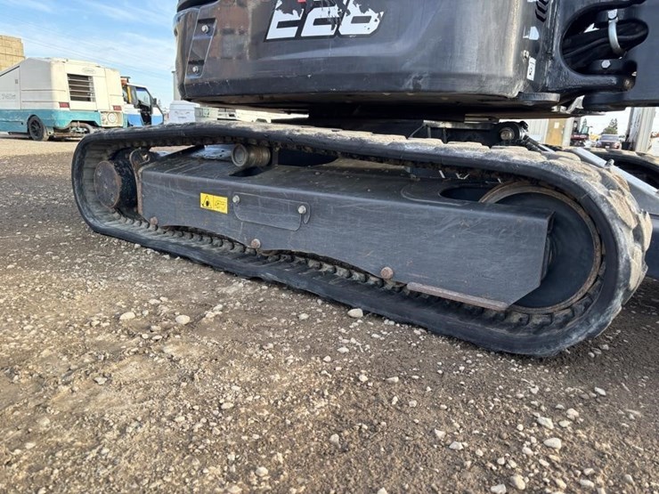 2021-bobcat-e26-image-24