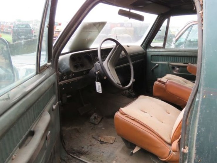 1976-dodge-power-wagon-image-5