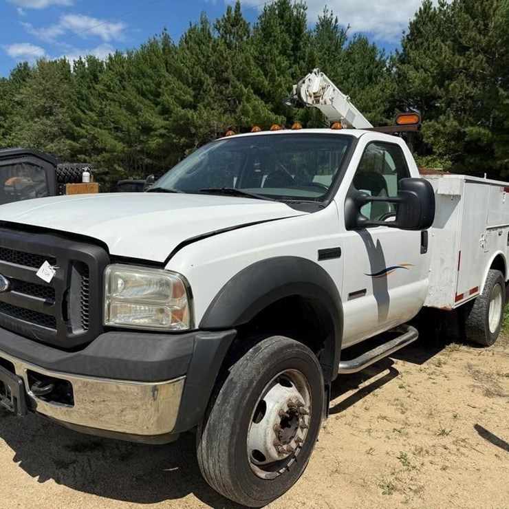 2006 FORD F550 XL