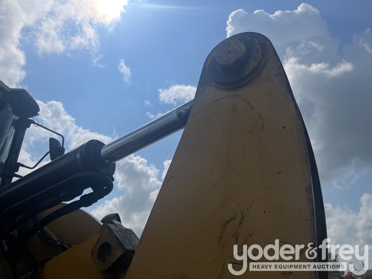 2016-caterpillar-926m-image-29