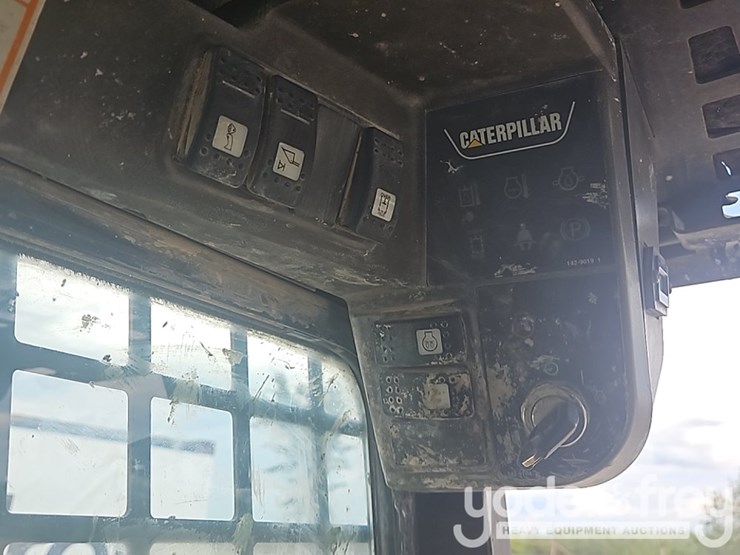 caterpillar-246-image-6