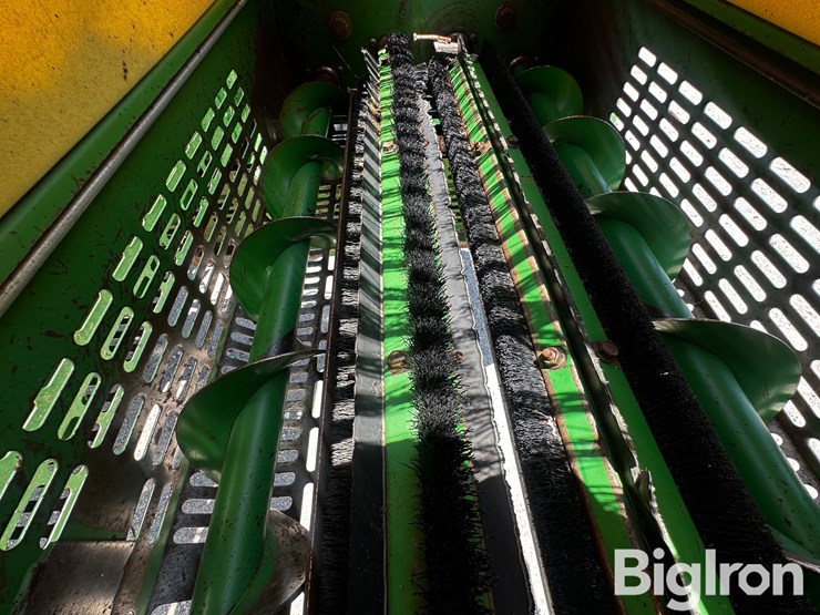 2016-john-deere-cs690-image-17