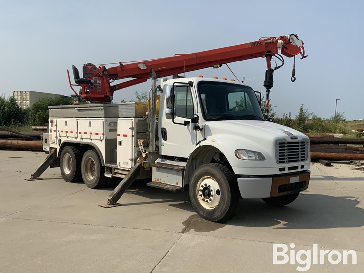 2014-freightliner-m2-106-image-11