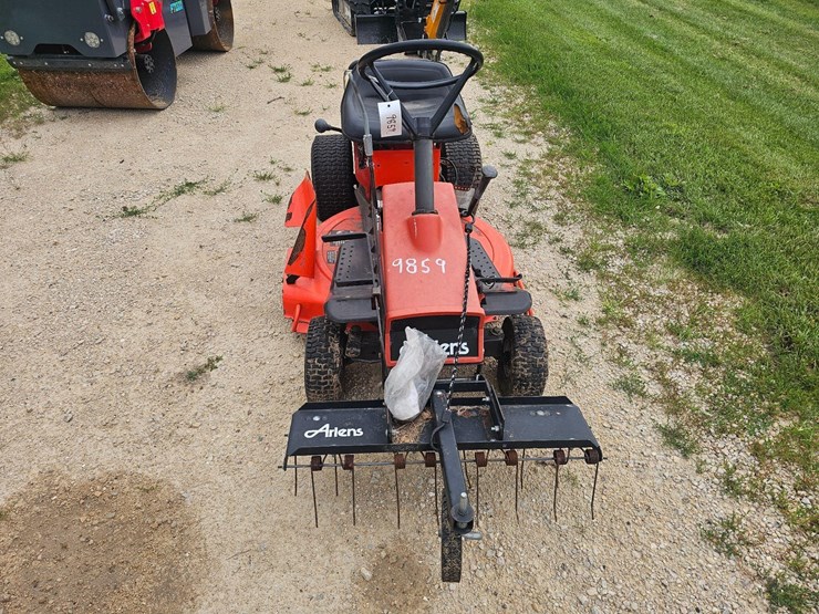 ariens-rm830c-riding-mower-image-4