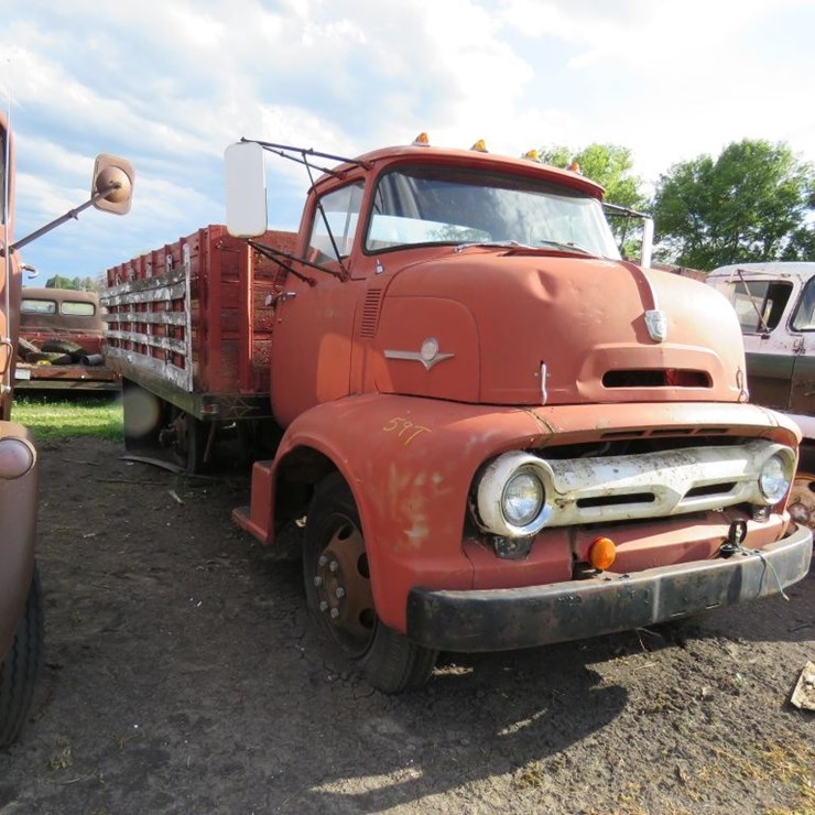 1956 FORD C600