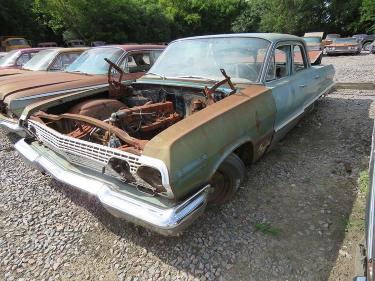 1963-chevrolet-impala-4dr-sedan-image-3