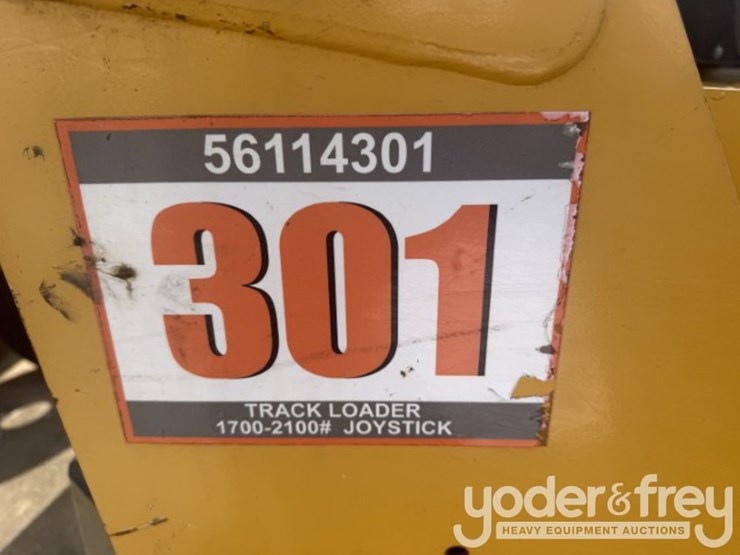 2019-deere-317g-image-7