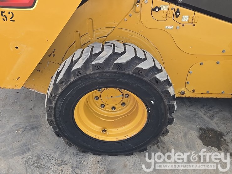 2020-caterpillar-272d-image-12