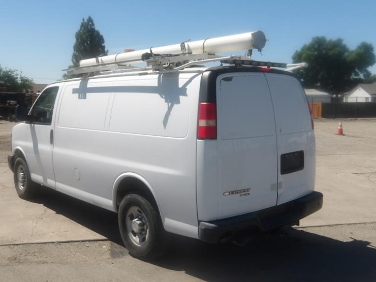 2014-utility-van-image-4